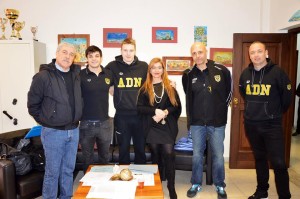 La D.S. Dott.ssa A. Vairo riceve lo Staff e i Campioni della Swim Project